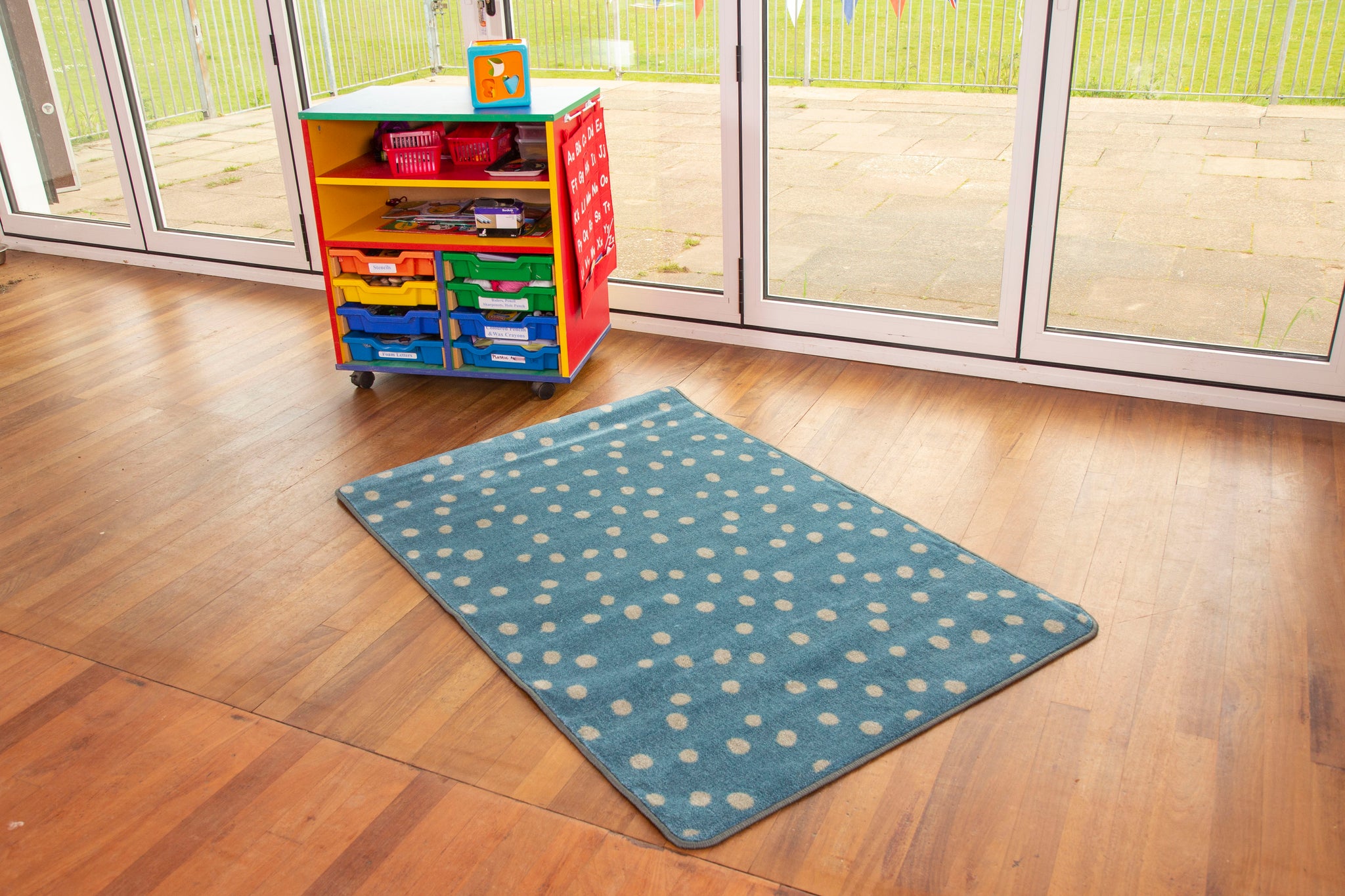 Kinder™ Small Spot Rug - Teal – Classroom Direct
